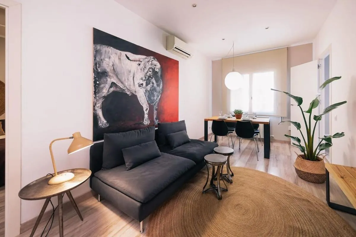 Comfortable 3-Bedroom Next To Sagrada Familia Barcelona